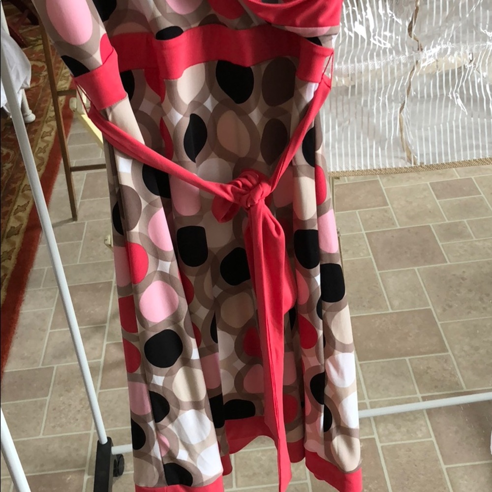 NEVER WORN Dress - Picture 2 of 3